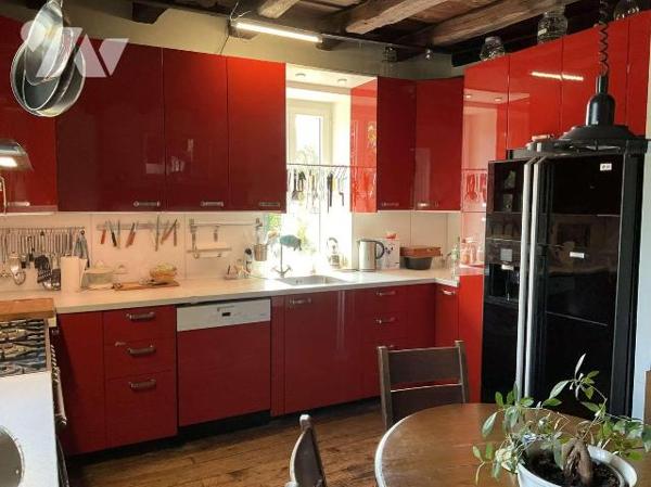 Situation pittoresque : propriété en pierre de charme avec dépendances, piscine et 4 chalets en...