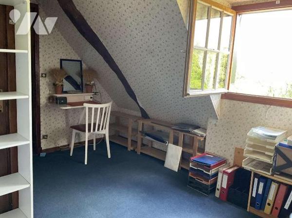 Situation pittoresque : propriété en pierre de charme avec dépendances, piscine et 4 chalets en...