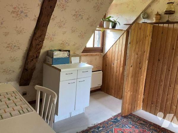 Situation pittoresque : propriété en pierre de charme avec dépendances, piscine et 4 chalets en...
