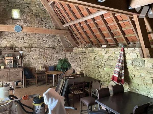 Situation pittoresque : propriété en pierre de charme avec dépendances, piscine et 4 chalets en...