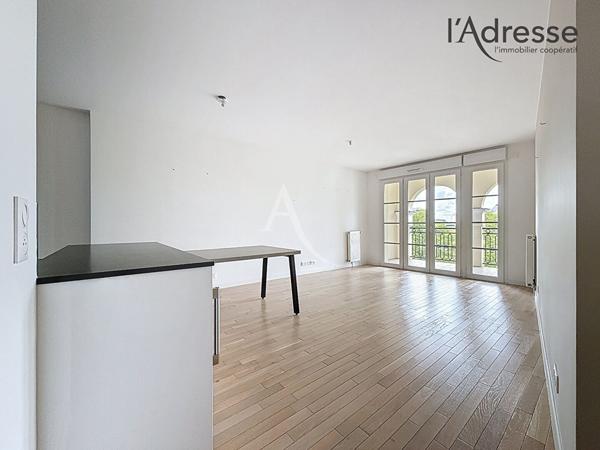 PUTEAUX/ Bergères - Appartement 4 pièces 82m² - 2 Terrasses - 1 Parking