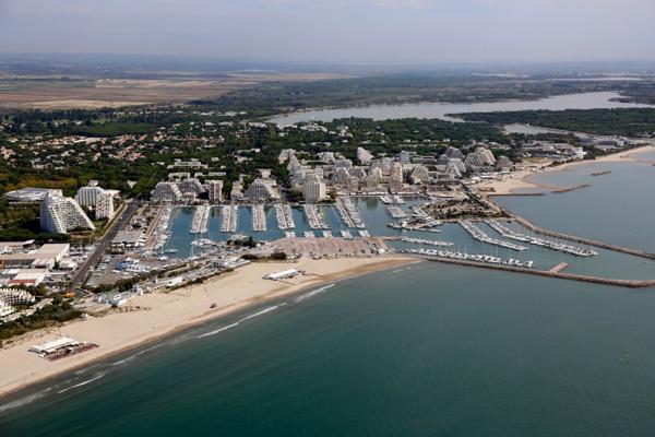 HERAULT (34) LA GRANDE MOTTE (34280) à vendre fonds de commerce Restaurant en Emplacement N°1 face à la mer.