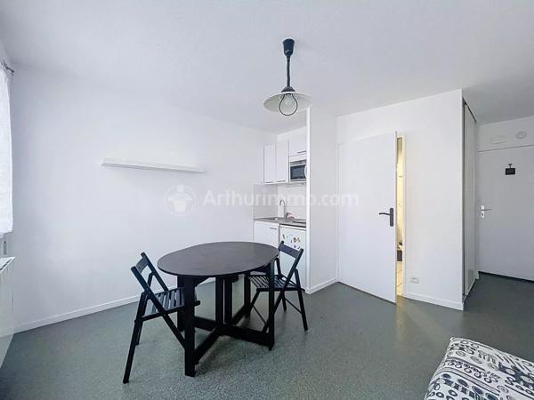 Location                                                      Appartement
                        
                     1 pièces                      20 m2                     à Clermont-Ferrand