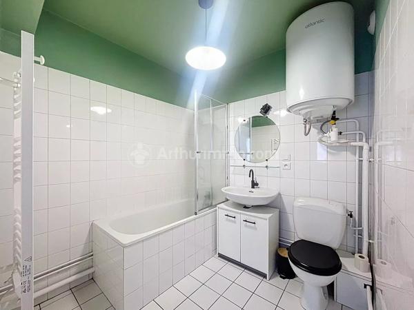 Location                                                      Appartement
                        
                     1 pièces                      20 m2                     à Clermont-Ferrand