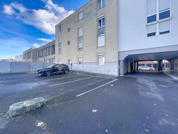 Location                                                      Appartement
                        
                     1 pièces                      20 m2                     à Clermont-Ferrand