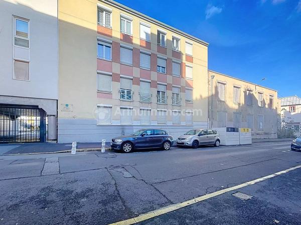 Location                                                      Appartement
                        
                     1 pièces                      20 m2                     à Clermont-Ferrand