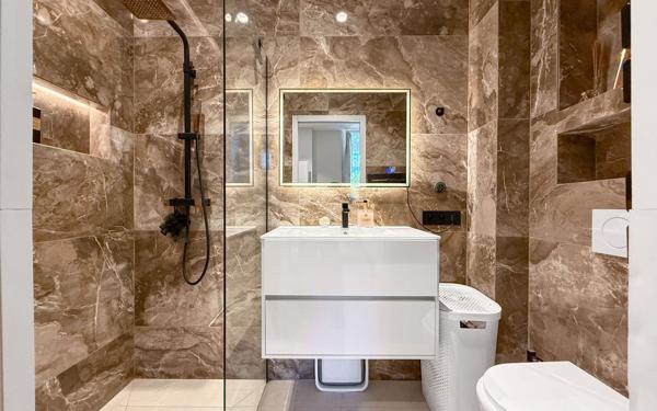 Appartement à vendre    2 pièces • 31,70 m2 Nice