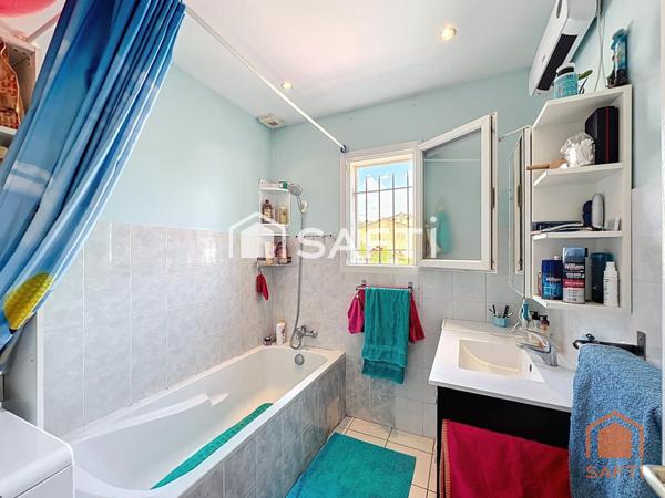 Villa de 90m² sur 857m² de terrain avec piscine