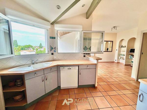 Appartement familial - La Rochelle €437 000 ** - Référence MR701