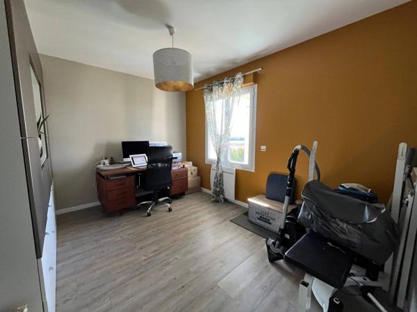 Maison à Étaules : charme et modernité