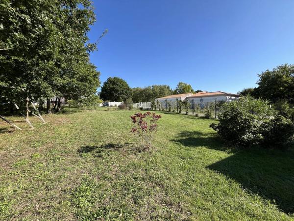 Maison à Étaules : charme et modernité