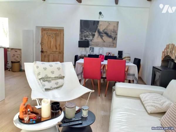 Maison atypique de caractère 2 chambres, terrasse et jardin -Garage