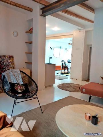 Maison atypique de caractère 2 chambres, terrasse et jardin -Garage