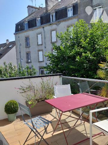 Maison atypique de caractère 2 chambres, terrasse et jardin -Garage