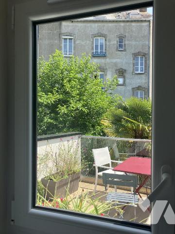 Maison atypique de caractère 2 chambres, terrasse et jardin -Garage