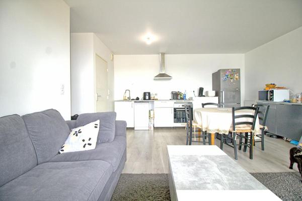 Bel appartement récent 66 m² avec terrasse PROCHE TRAM .AVRILLE/