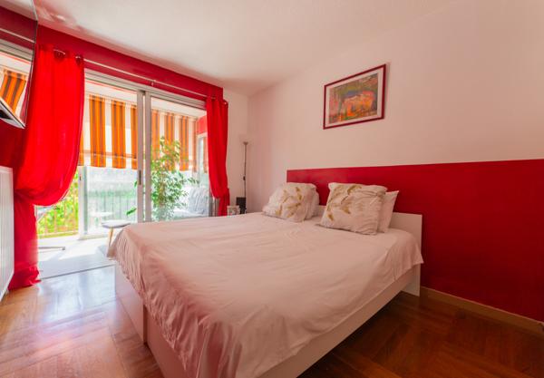 Magnifique appartement rooftop Mandelieu-la-napoule 3 pièces en dernier étage avec une grande terrasse.