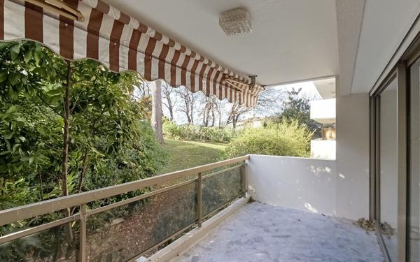 Appartement à vendre    2 pièces • 24 m2 Antibes