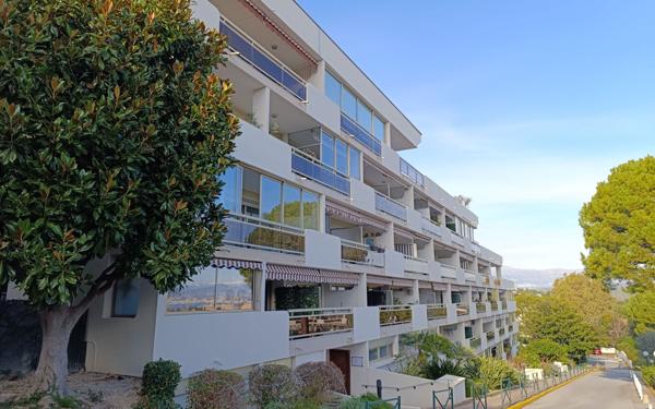 Appartement à vendre    2 pièces • 24 m2 Antibes