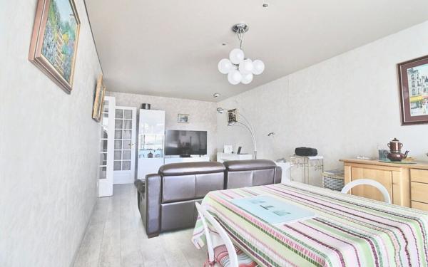 Appartement à vendre    4 pièces • 82 m2 Marseille 8