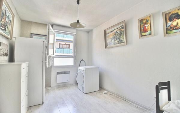 Appartement à vendre    4 pièces • 82 m2 Marseille 8