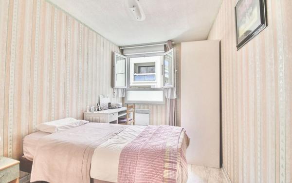 Appartement à vendre    4 pièces • 82 m2 Marseille 8