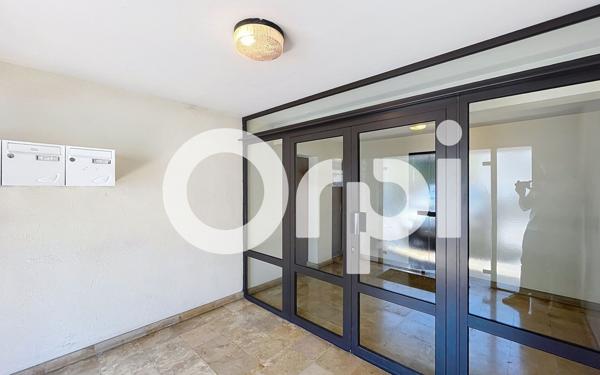 Immeuble à vendre    9 pièces •  Brive-la-Gaillarde