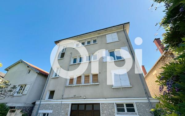 Immeuble à vendre    9 pièces •  Brive-la-Gaillarde