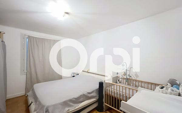 Immeuble à vendre    9 pièces •  Brive-la-Gaillarde