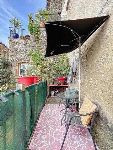 EXCLUSIVITE - MAISON DE VILLAGE AVEC TERRASSE