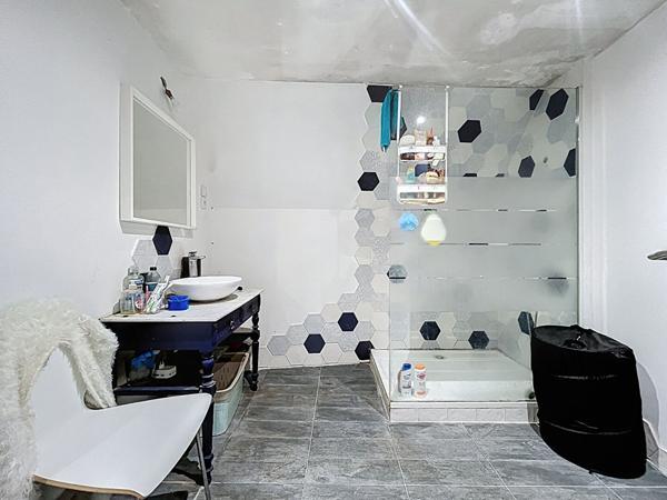 EXCLUSIVITE - MAISON DE VILLAGE AVEC TERRASSE