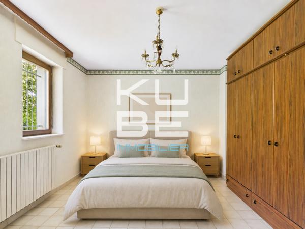 Maison de village 8 pièce(s) 3 chambre(s) 180.5 m²