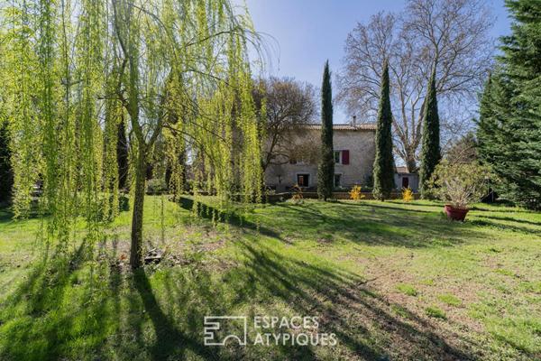 Mas provençal de caractère avec espace de réception et potentiel restaurant à Lambesc