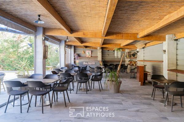 Mas provençal de caractère avec espace de réception et potentiel restaurant à Lambesc
