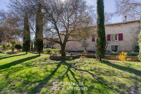 Mas provençal de caractère avec espace de réception et potentiel restaurant à Lambesc