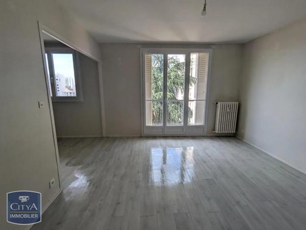 Appartement à louer 4 pièces 64.82m² Villeurbanne (69100)