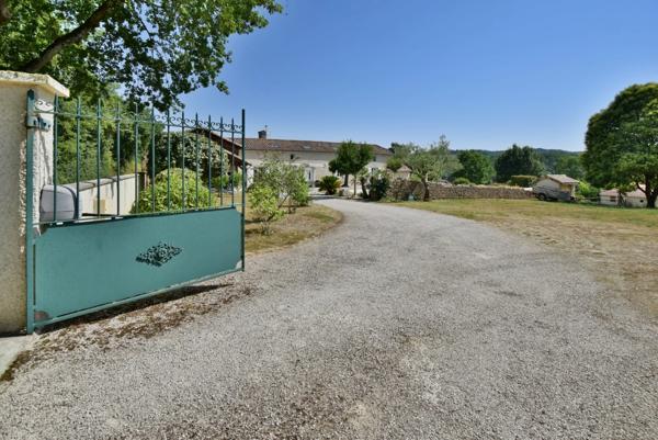 Maison de caractère rénovée dans les Hautes-Pyrénées (65) – Vue imprenable sur les Pyrénées, terrain de 1,7 ha