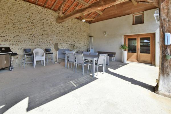 Maison de caractère rénovée dans les Hautes-Pyrénées (65) – Vue imprenable sur les Pyrénées, terrain de 1,7 ha