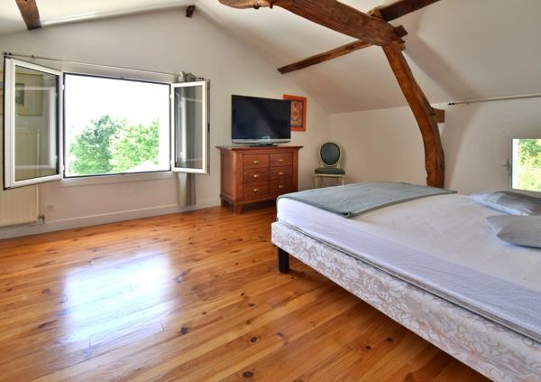 Maison de caractère rénovée dans les Hautes-Pyrénées (65) – Vue imprenable sur les Pyrénées, terrain de 1,7 ha