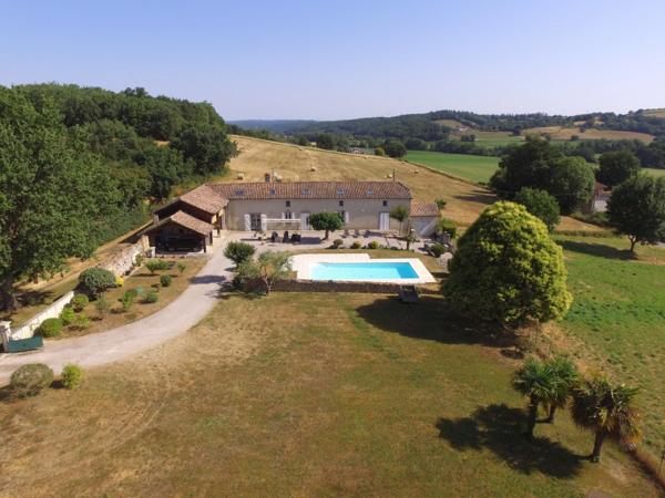 Maison de caractère rénovée dans les Hautes-Pyrénées (65) – Vue imprenable sur les Pyrénées, terrain de 1,7 ha