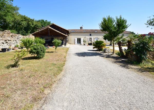 Maison de caractère rénovée dans les Hautes-Pyrénées (65) – Vue imprenable sur les Pyrénées, terrain de 1,7 ha