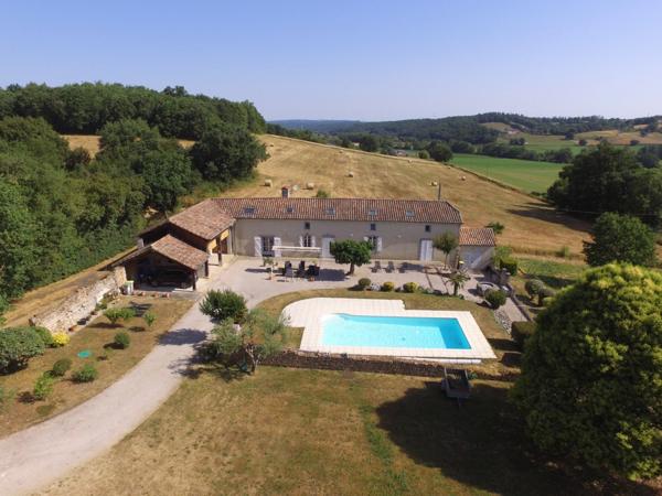 Maison de caractère rénovée dans les Hautes-Pyrénées (65) – Vue imprenable sur les Pyrénées, terrain de 1,7 ha