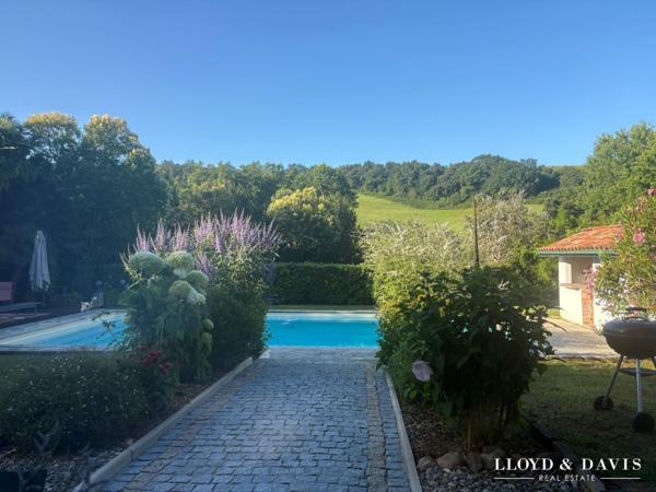 Propriété de charme avec piscine sur terrain 1hectare
