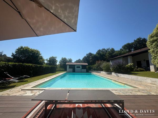 Propriété de charme avec piscine sur terrain 1hectare