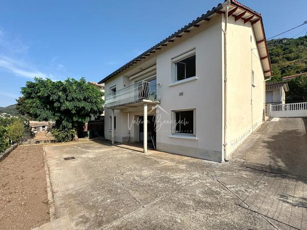 Saint-Affrique (12400) Maison T4 meublée à Saint-Affrique 100 m² hab sur 487m2 terrain