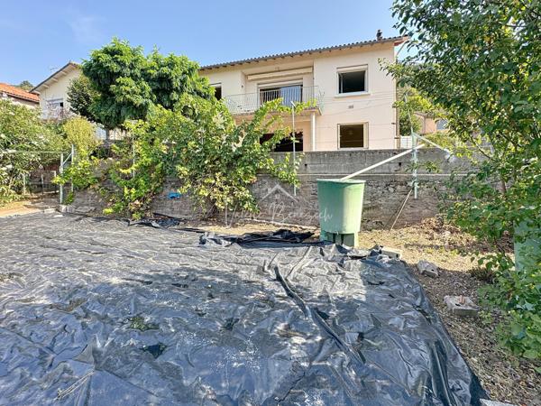 Saint-Affrique (12400) Maison T4 meublée à Saint-Affrique 100 m² hab sur 487m2 terrain