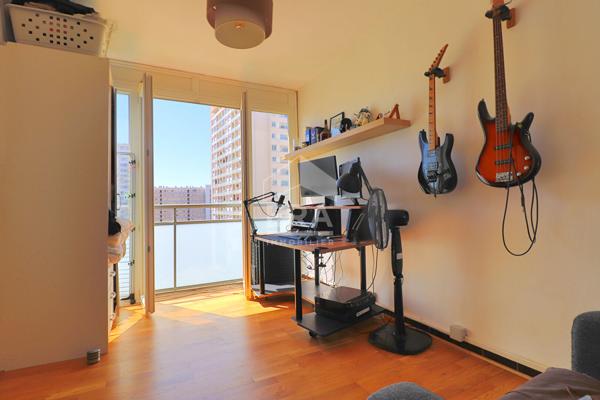 à vendre Appartement 3 pièces traversant avec balcon et vue dégagée ? Marseille 13009