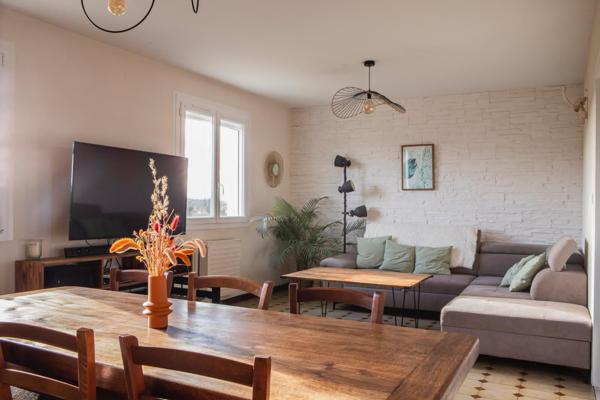 Maison sur sous-sol avec 1800 m² de terrain