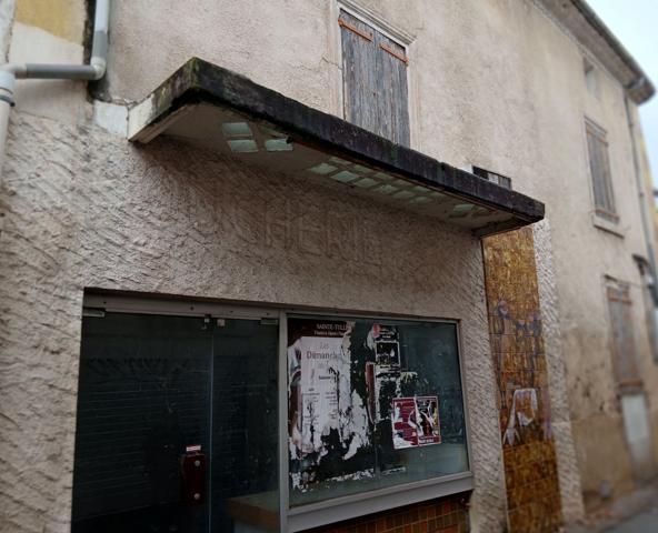 STE TULLE, MAISON DE VILLE COMPOSEE D'UN LOCAL COMMERCIAL & D'UN T3