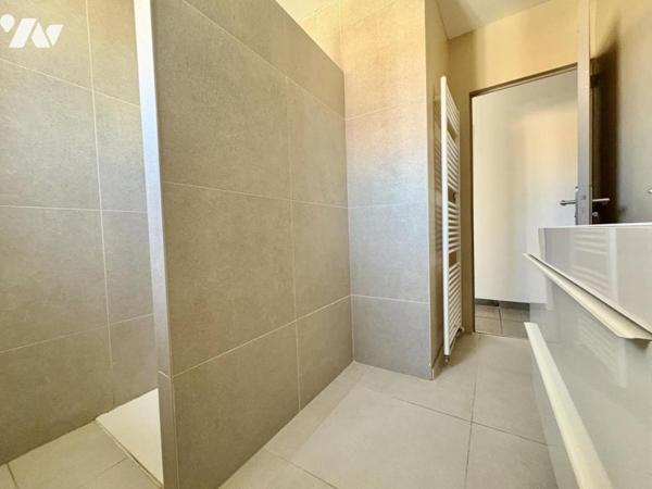 MAISON T4 + STUDIO INDEPENDANT A CUERS 